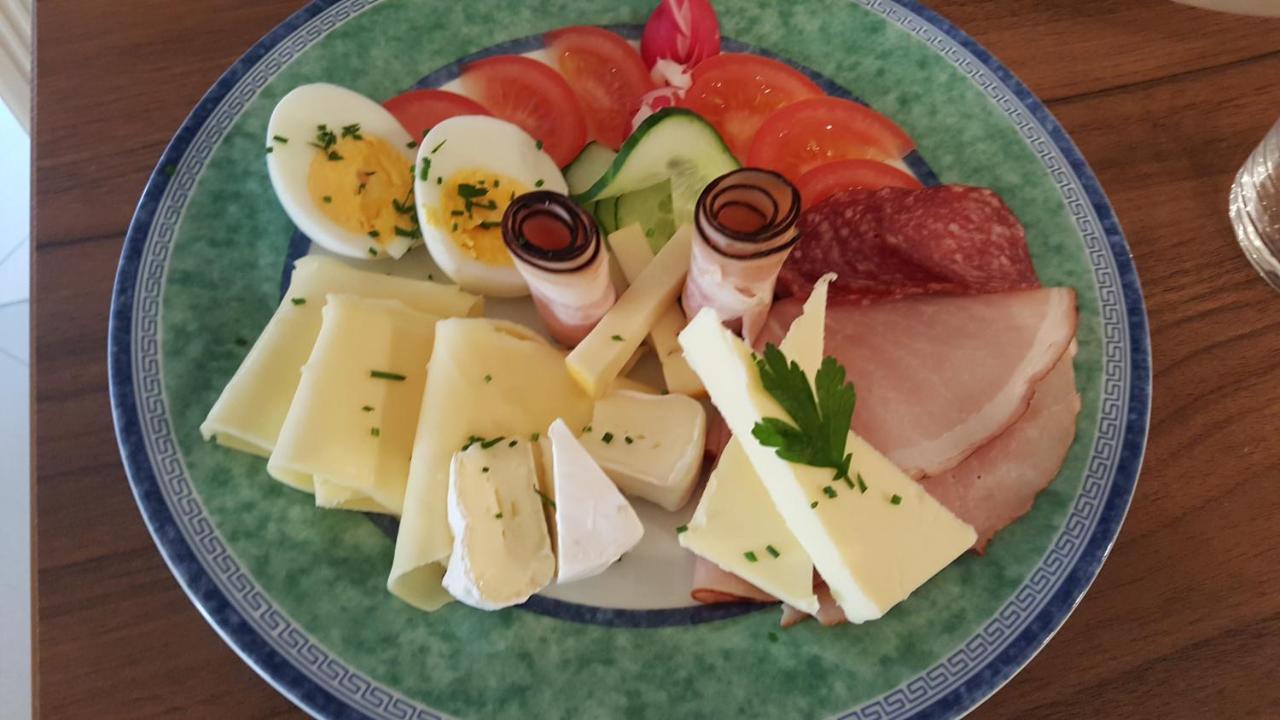 Pension Napoleon 카를로비바리 외부 사진